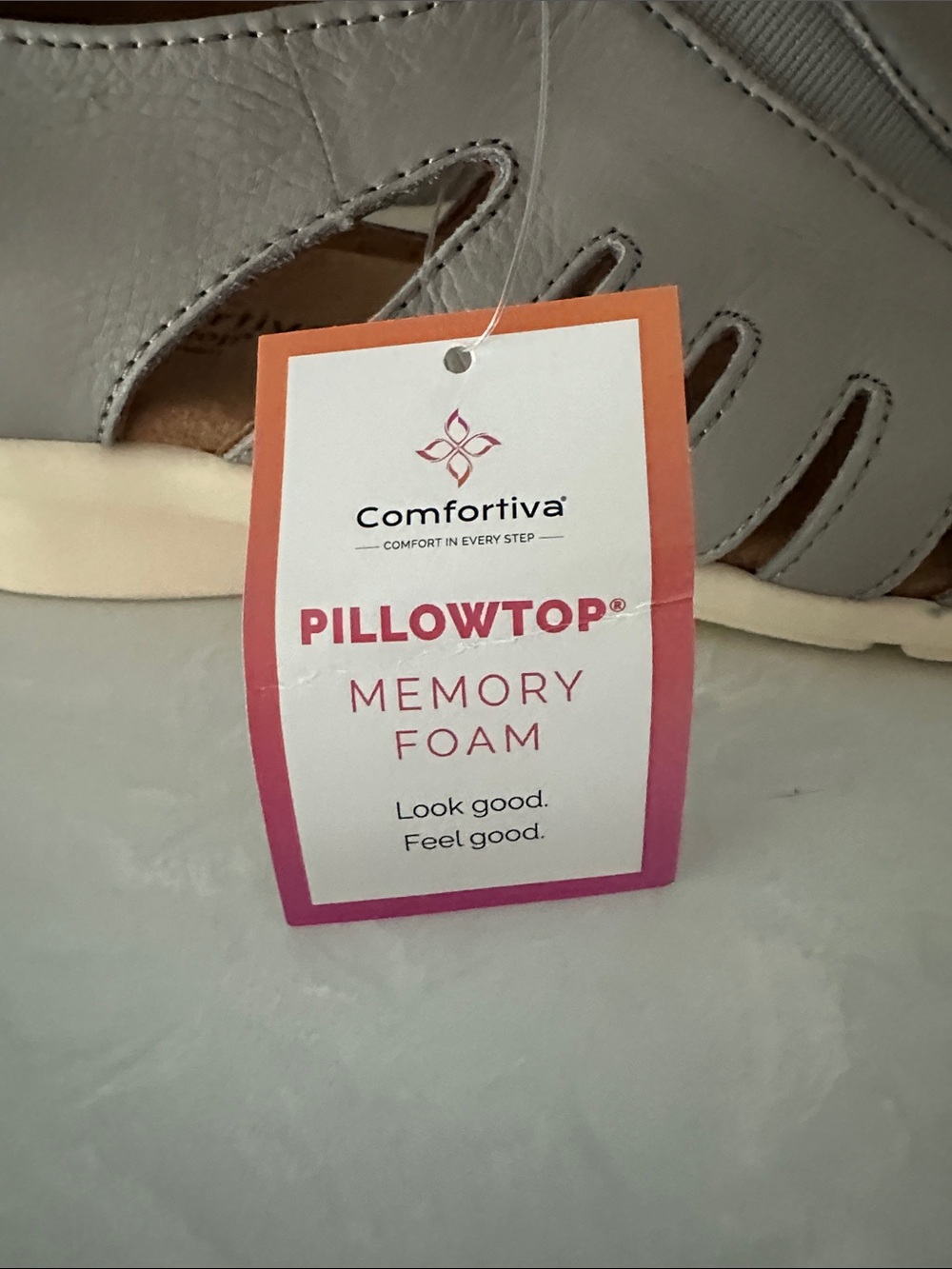 NIB Comfortiva Leather Pillowtop Memory Foam Women’s Sandals 11M - Picture 11 of 12